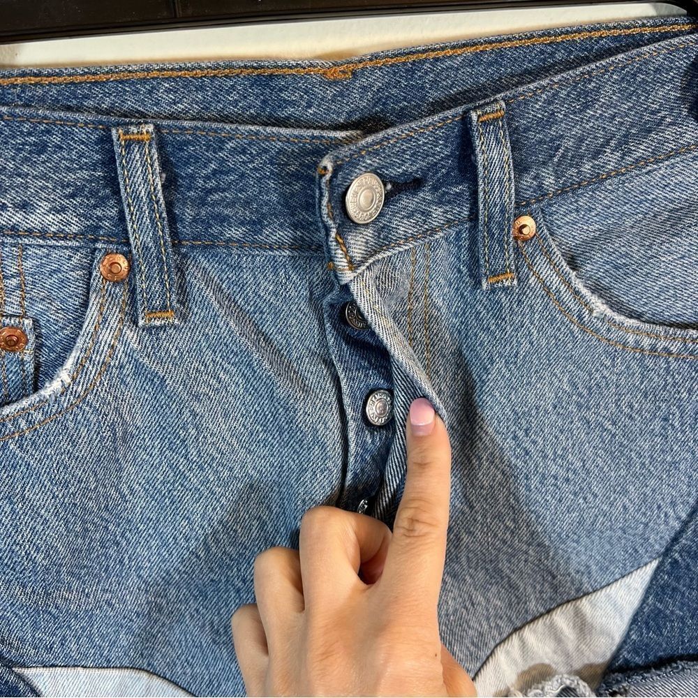 ✨ Levi’s Patchwork 501 Altered‎ Denim Shorts Button Fly 27 - Picture 4 of 12